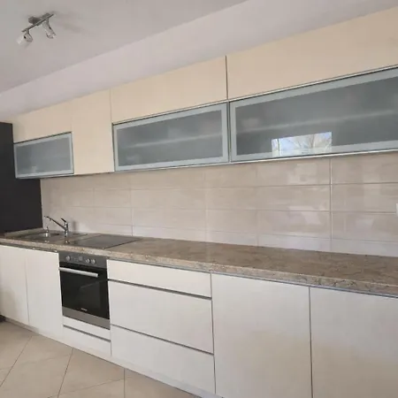 2br With Sea View, Terrace&free Parking Near