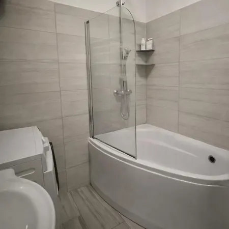 2br With Sea View, Terrace&free Parking Near