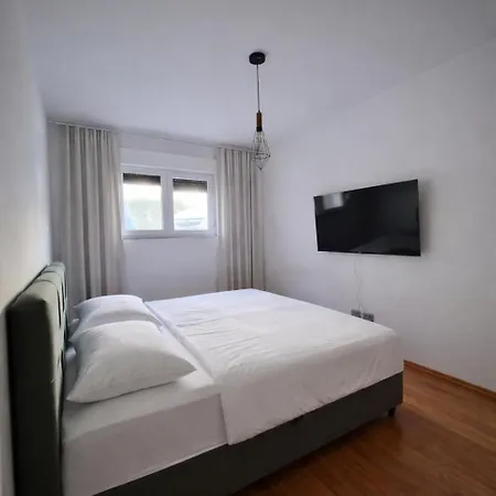 شقة 2br With Sea View, Terrace&free Parking Near سبليت