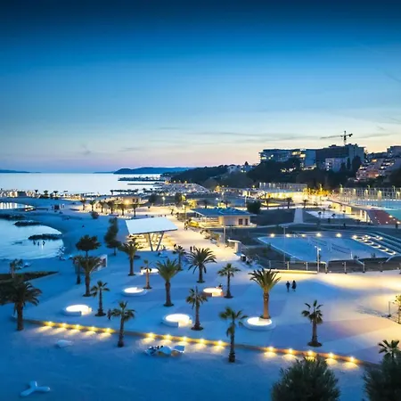 Apartment 2br With Sea View, Terrace&free Parking Near Split